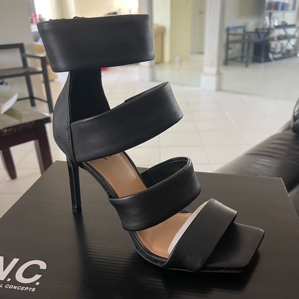 INC.International Concepts 3 3/4” heels black leather strappy.New never worn 7.5
